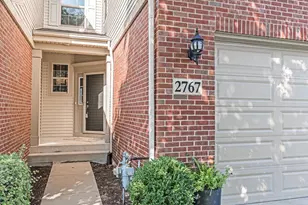 2767 Blakely Ln, Naperville, IL 60540 - Photo 2