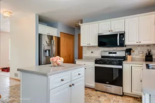 354 Settler Rd, Dekalb, IL 60115 - Photo 8