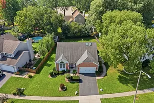 413 Harbor Dr, Carpentersville, IL 60110 - Photo 24