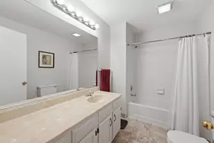 413 Harbor Dr, Carpentersville, IL 60110 - Photo 16