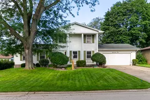 1710 Spruce St, Peru, IL 61354 - Photo 2