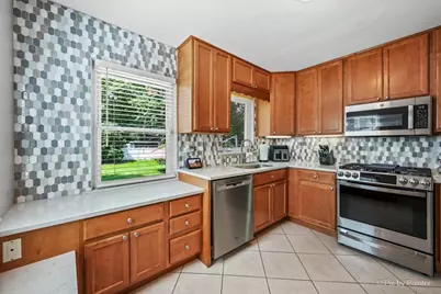 68 S 3rd Avenue, Lombard, IL 60148 - Photo 10
