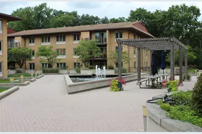 2400 W Talcott Road #223, Park Ridge, IL 60068 - Photo 1