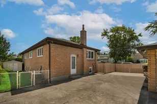 8044 Menard Ave, Burbank, IL 60459 - Photo 30