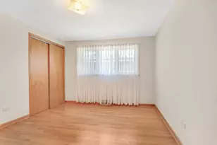 8044 Menard Ave, Burbank, IL 60459 - Photo 12