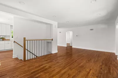 8918 Parkside Avenue, Morton Grove, IL 60053 - Photo 4