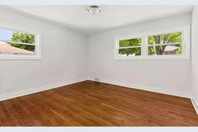 8918 Parkside Avenue, Morton Grove, IL 60053 - Photo 16