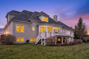 910 Freedom Cir, Sycamore, IL 60178 - Photo 2