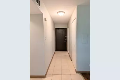 700 Perrie Drive #213, Elk Grove Village, IL 60007 - Photo 6