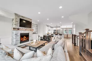 110 S Washington St, Wheaton, IL 60187 - Photo 10