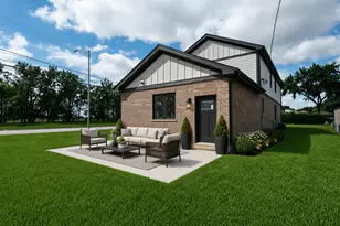 7957 W 73 Pl, Bridgeview, IL 60455 - Photo 6