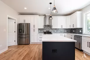 7957 W 73 Pl, Bridgeview, IL 60455 - Photo 12