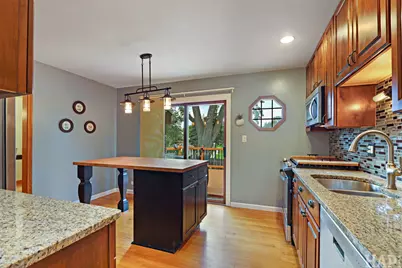 1378 Volkamer Trail, Elk Grove Village, IL 60007 - Photo 8