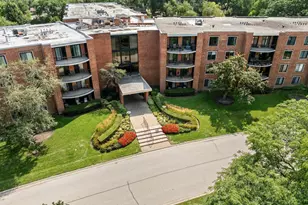 1605 E Central Rd, Arlington Heights, IL 60005 - Photo 22