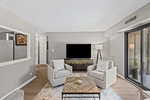 1605 E Central Rd, Arlington Heights, IL 60005 - Photo 4
