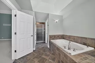790 Parkview Ct, Glen Ellyn, IL 60137 - Photo 24