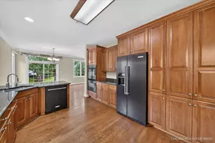 790 Parkview Ct, Glen Ellyn, IL 60137 - Photo 12