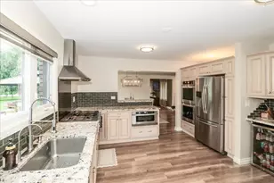 33838 N Christa Dr, Ingleside, IL 60041 - Photo 2