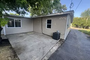 737 Foran Ln, Aurora, IL 60506 - Photo 2