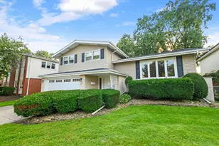 10336 S Georgia Ln, Oak Lawn, IL 60453 - Photo 2