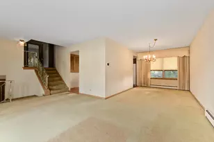 10336 S Georgia Ln, Oak Lawn, IL 60453 - Photo 8