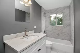8836 Oakwood Dr, Hickory Hills, IL 60457 - Photo 12