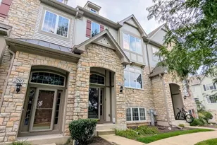 284 Edmundton Cir, Carol Stream, IL 60188 - Photo 1