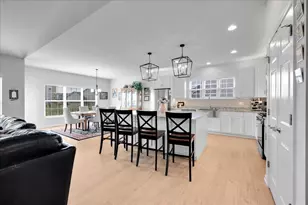 635 Maplewood Cir, Elburn, IL 60119 - Photo 12