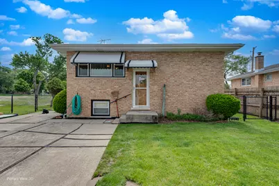 9020 Nashville Avenue, Oak Lawn, IL 60453 - Photo 4