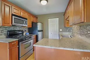 354 Wilmington Dr, Bartlett, IL 60103 - Photo 8