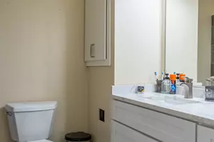 33 Jacobsen Ave, Glendale Heights, IL 60139 - Photo 20