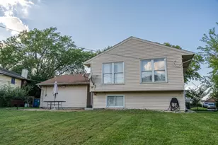 33 Jacobsen Ave, Glendale Heights, IL 60139 - Photo 4