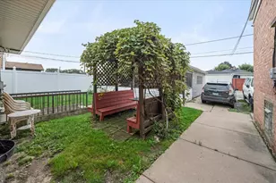 1517 N 21st Ave, Melrose Park, IL 60160 - Photo 24