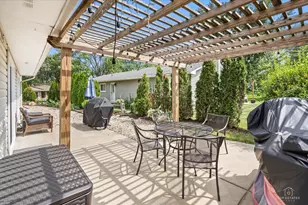 321 Hickory Ln, Schaumburg, IL 60193 - Photo 34