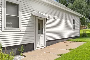 907 Johnson St, Streator, IL 61364 - Photo 6