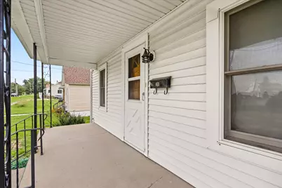 907 Johnson Street, Streator, IL 61364 - Photo 4