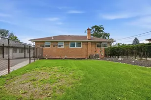 6225 Hawthorne St, Rosemont, IL 60018 - Photo 28
