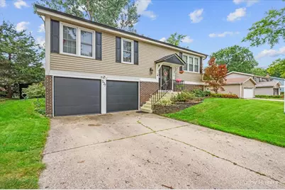 527 Cottonwood Circle, Bolingbrook, IL 60440 - Photo 2
