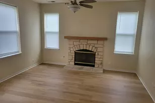 490 Dancer Ln, Oswego, IL 60543 - Photo 4