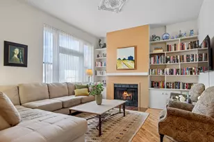 2920 N Lakewood Ave, Chicago, IL 60657 - Photo 2