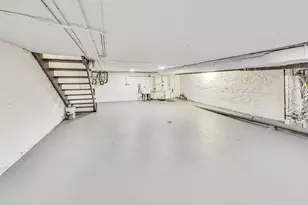 1642 W Bryn Mawr Ave, Chicago, IL 60660 - Photo 24