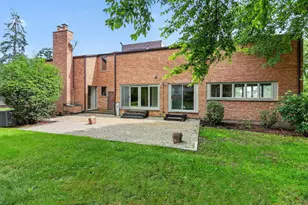 42 Royal Vale Dr, Oak Brook, IL 60523 - Photo 10