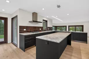 42 Royal Vale Dr, Oak Brook, IL 60523 - Photo 22