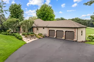11119 Pebble Dr, Huntley, IL 60142 - Photo 2
