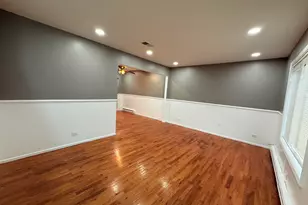 18W123 Kirkland Ln, Villa Park, IL 60181 - Photo 4