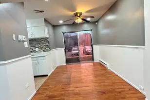 18W123 Kirkland Ln, Villa Park, IL 60181 - Photo 6