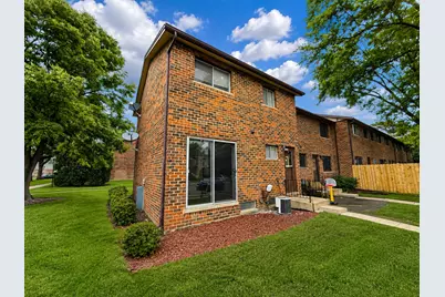 18W123 Kirkland Lane, Villa Park, IL 60181 - Photo 2