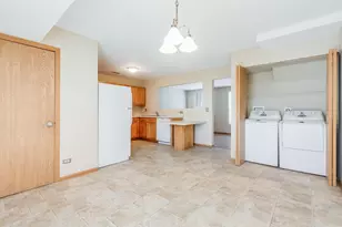 797 Serendipity Dr, Aurora, IL 60504 - Photo 6