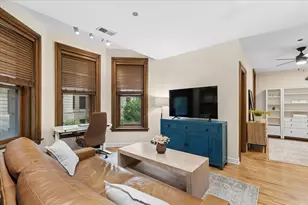 550 W Surf St, Chicago, IL 60657 - Photo 12