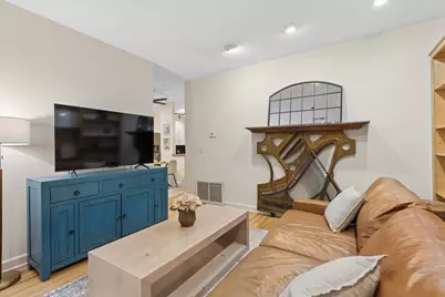 550 W Surf Street #104, Chicago, IL 60657 - Photo 14
